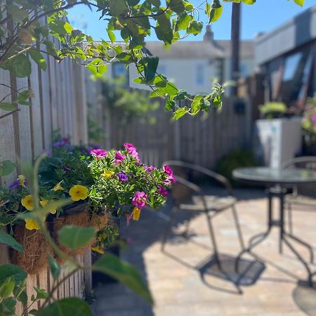 The Courtyard Apartment Brampton  Buitenkant foto