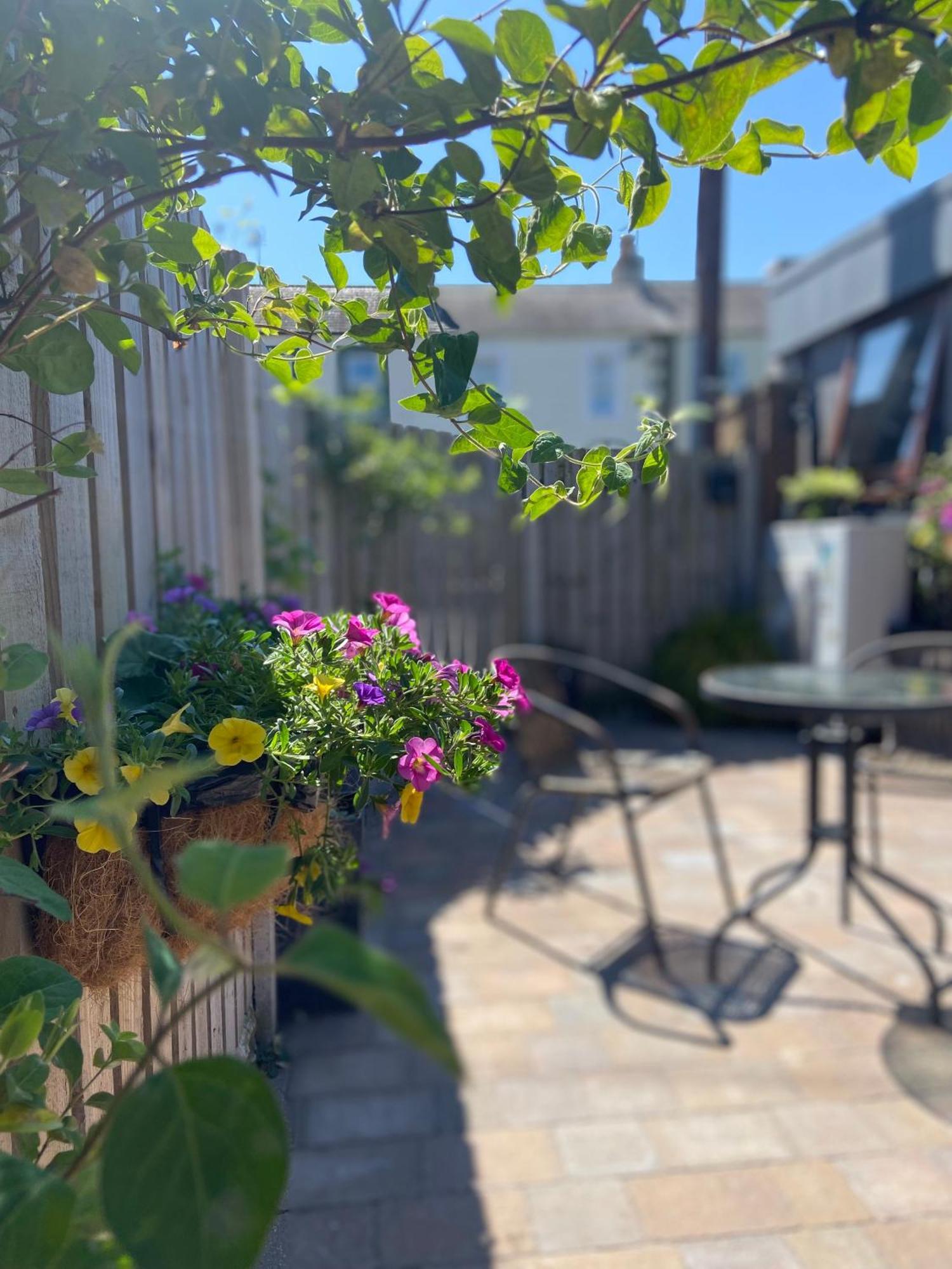 The Courtyard Apartment Brampton  Buitenkant foto